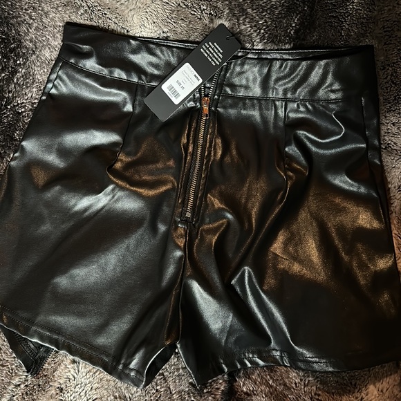 Fashion nova skort - Picture 3 of 4